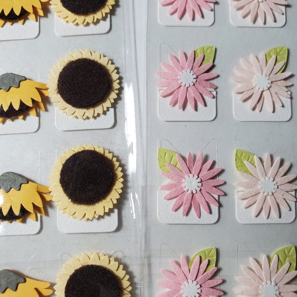 Scrape Booking Corner Stickers - Picture 7 of 9